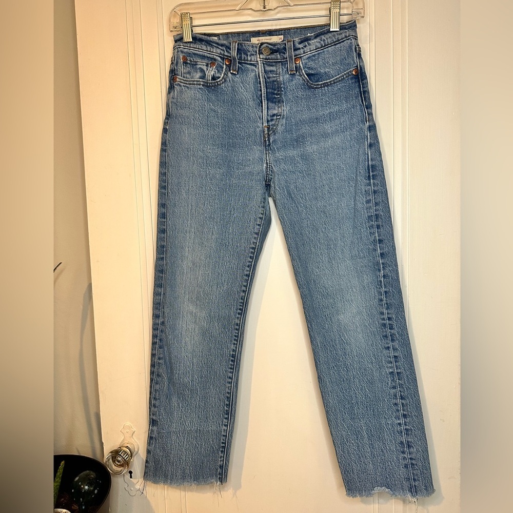 Levi's Wedgie Straight Light Blue Straight Leg Women's Jeans